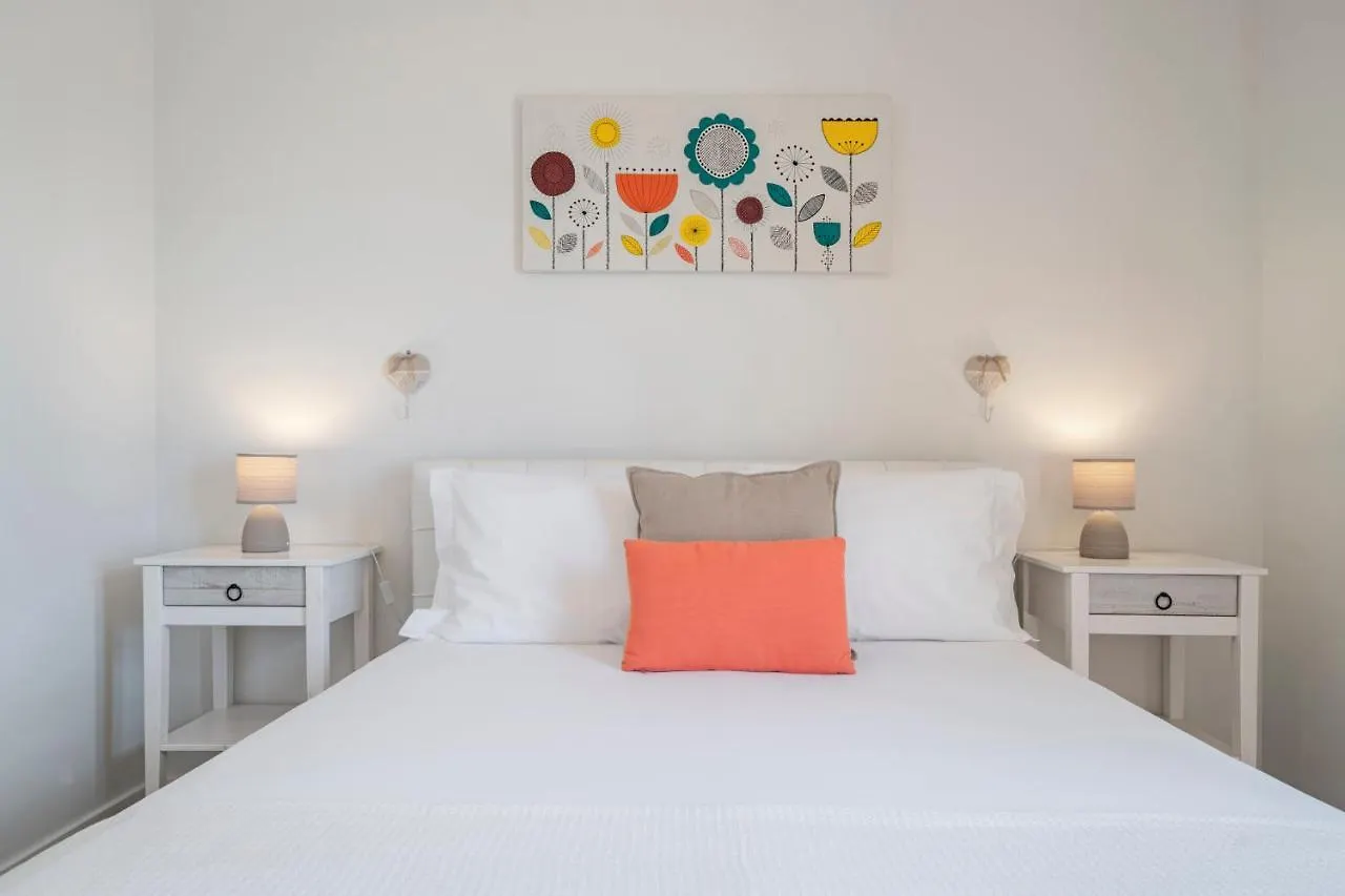 Terrace Vila By An Island Apart 카니코